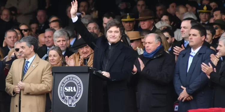 Positivo: Milei anuncia baja permanente de retenciones agropecuarias y cosecha ovación en La Rural