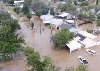Tragedia en Texas: 70 muertos por inundaciones y cientos de desaparecidos; Trump declara zona de desastre en el condado de Kerr