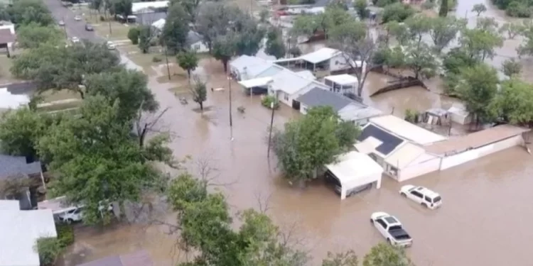 Tragedia en Texas: 70 muertos por inundaciones y cientos de desaparecidos; Trump declara zona de desastre en el condado de Kerr