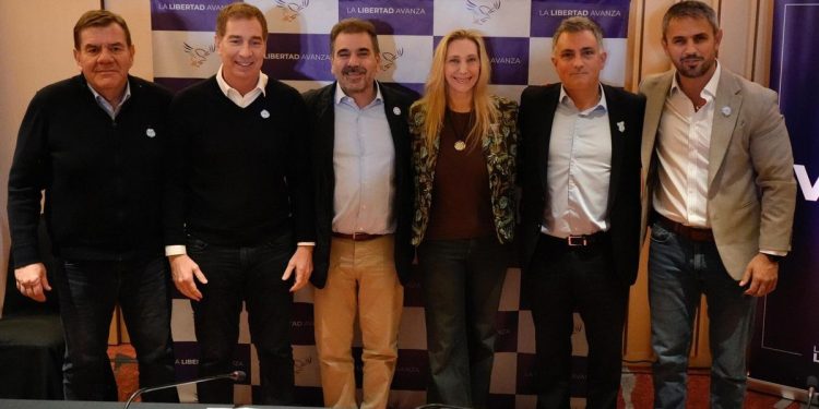 Reconfiguración política en Buenos Aires: Cristina pierde influencia y Karina Milei emerge como jefa del cierre de listas