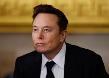 Adiós ChatGPT: Elon Musk liberó una inteligencia artificial súper potente que lo cambia todo