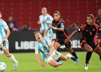 Argentina es superior pero empata con Colombia en semifinales