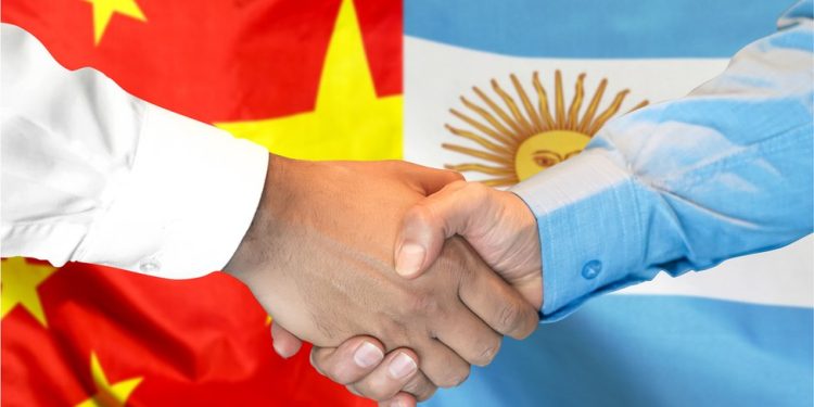 Argentina flexibilizó el ingreso de turistas de China con visa de EEUU