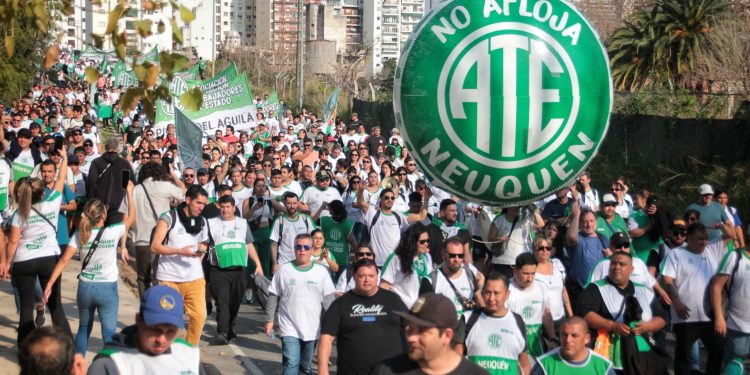 ATE se movilizó al Ministerio de Desregulación en la previa de la Marcha Nacional de Salud