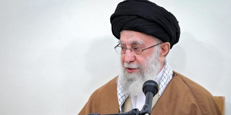 Fiscal argentino responsabiliza al ayatollah Alí Jamenei como autor intelectual del atentado a la AMIA