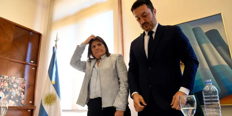 Grave sangría en las Fuerzas Armadas y de Seguridad por sueldos bajos y colapso del sistema de salud: más de 2.700 efectivos pidieron la baja en seis meses