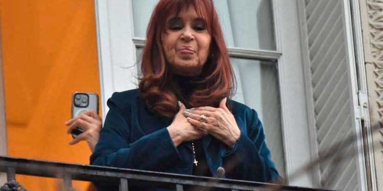 Causa Vialidad: Cristina Kirchner y los otros condenados deberán devolverle al Estado 684 mil millones de pesos