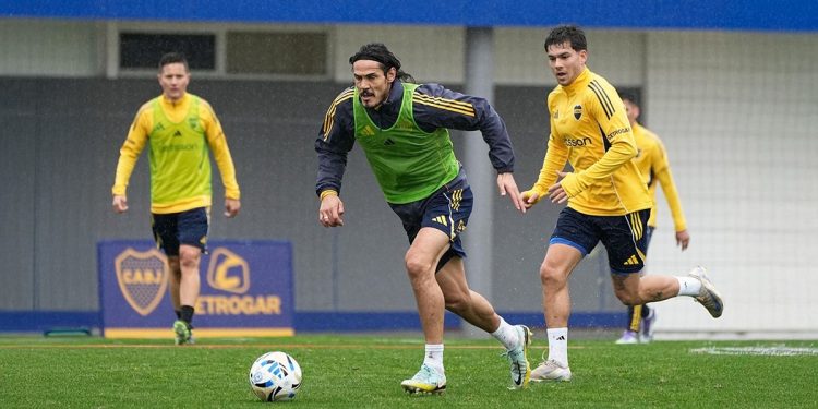 Cavani confirmado: fútbol bajo el agua y regreso con Unión