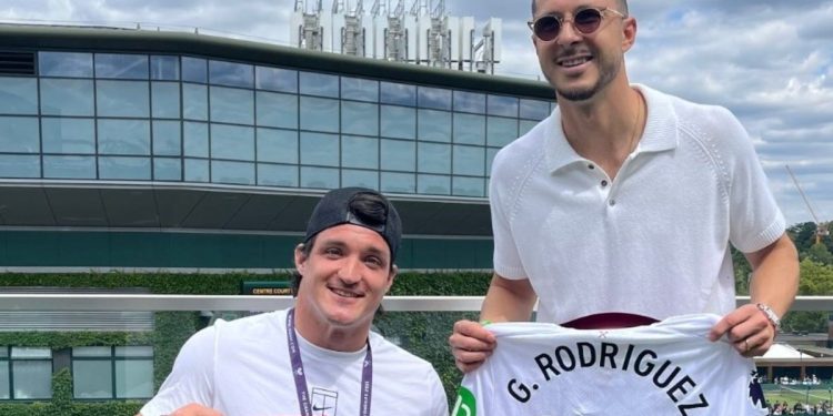 El campeón del mundo que pasó a saludar a Gusti Fernández antes del partido clave por los cuartos de final en Wimbledon