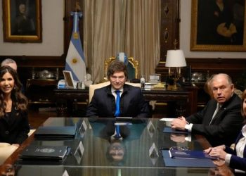El Gobierno inició el ingreso a un programa para que los argentinos viajen a EEUU sin visa