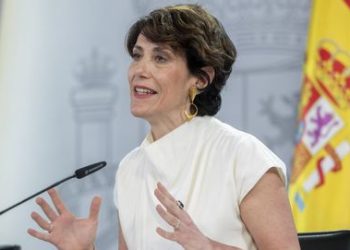 Esta comunidad regala hasta 500 euros al mes por ser madre joven: requisitos y plazos