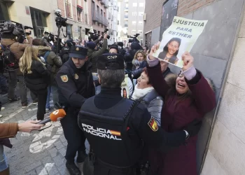 La jueza abre plazo para que las acusaciones pidan la apertura de juicio por la muerte de Esther López