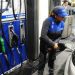 Gobierno incrementa impuestos a combustibles y anticipa nuevo ajuste en septiembre