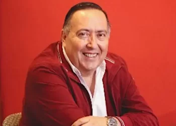 Milei asiste al cierre del Congreso Evangélico organizado por el pastor aliado Jorge Ledesma, de estrecho vínculo con Capitanich y Zdero