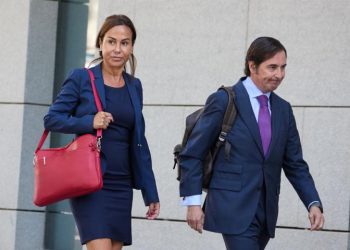 El juez prohíbe salir de España a Pardo de Vera y al exdirector de Carreteras por presuntos amaños en obras públicas