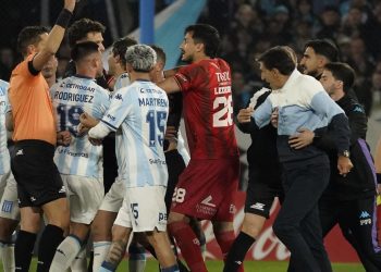 La locura de Costas por el gol anulado a Maravilla y el penal para Barracas