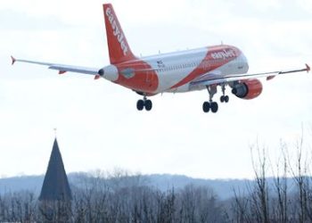 Los empleados de Ryanair cobran más si detectan equipajes grandes, según ‘The Sunday Times’