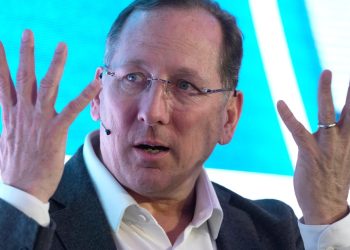 Luego del descenso a Segunda, John Textor renunció como presidente del Lyon