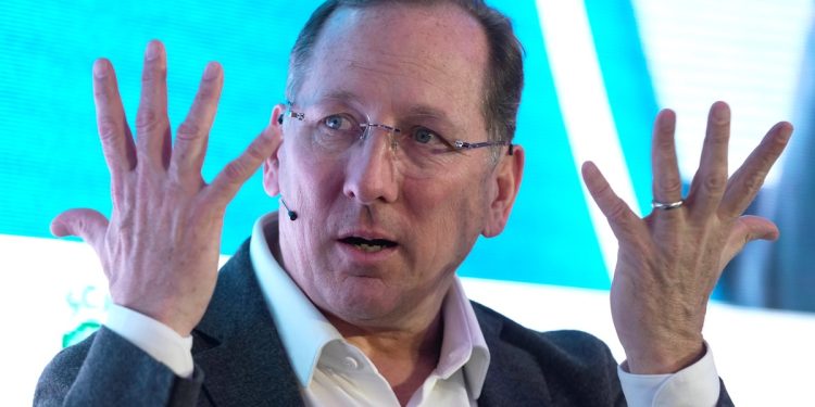 Luego del descenso a Segunda, John Textor renunció como presidente del Lyon