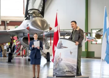 Luis Petri en EEUU: reunión con el jefe del Pentágono y compra de vehículos militares