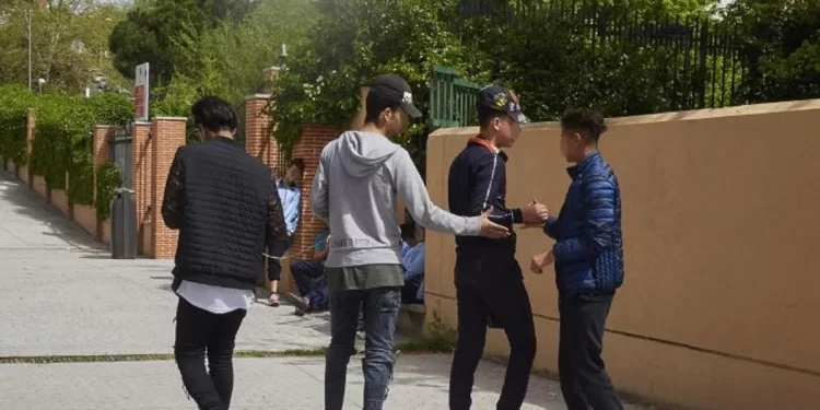 El PP de Murcia cede ante Vox y revoca la compra de viviendas destinadas a la acogida de menores extranjeros