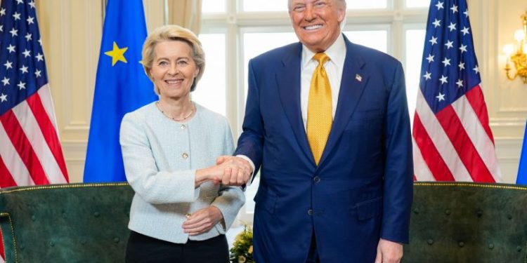 Presión total: cómo Trump obligó a la Unión Europea a rendirse en la guerra comercial
