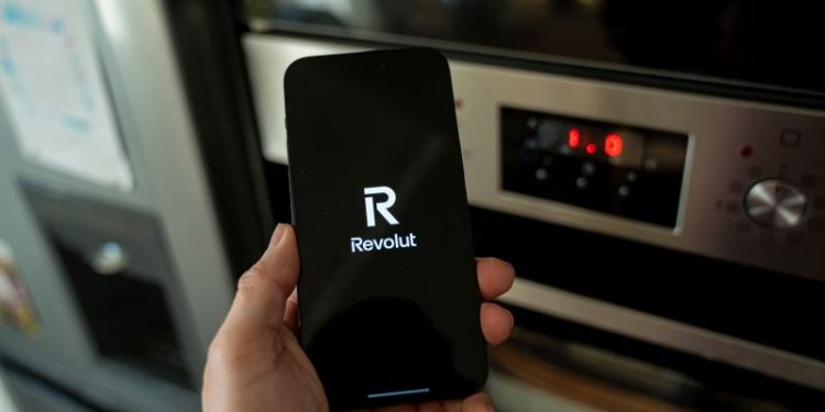 Revolut busca disputar el negocio bancario en una plaza muy concentrada