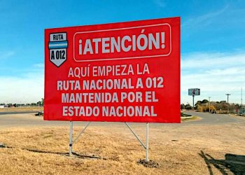 Aparecieron carteles contra Milei por la falta de mantenimiento de rutas