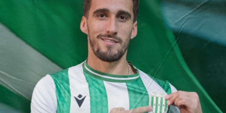 Sin inhibición, Méndez se puso la camiseta