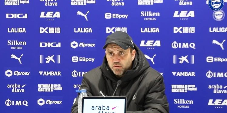 Tras salvarse del descenso, el Chacho Coudet renovó su contrato con Alavés: “Estoy donde quiero estar, fue un acuerdo rápido”