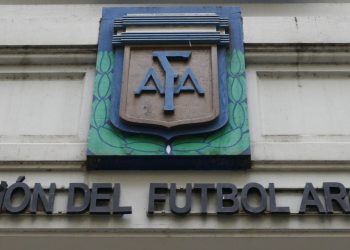 Un entrenador argentino fue expulsado por pronunciar una frase antisemita contra un árbitro