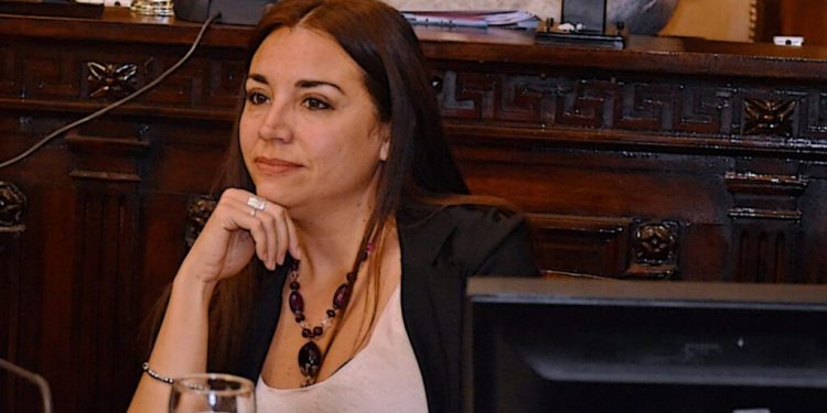 Una diputada mendocina busca combatir el adoctrinamiento en las aulas: de qué se trata el proyecto