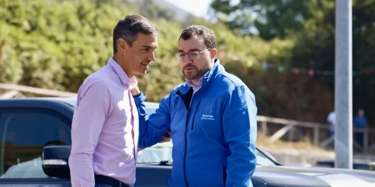 Sánchez insiste en la necesidad del pacto de Estado por la emergencia climática en su visita a Asturias