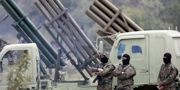 Líbano enfrenta tensiones por la negativa de Hezbolá al desarme mientras el ejército asume el control de armas