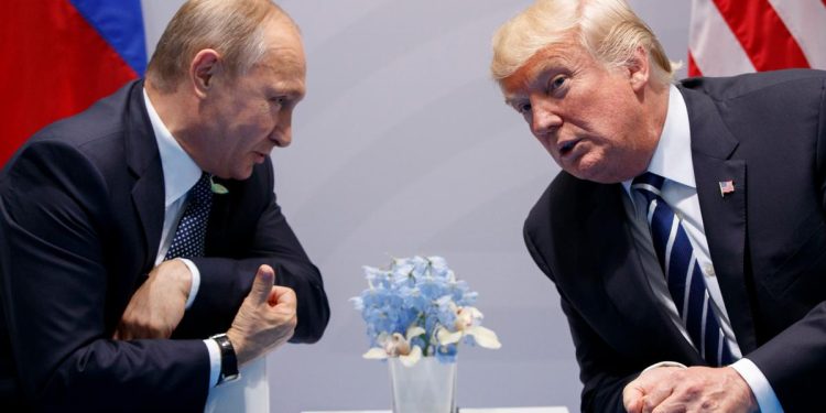 Trump intenta reunión con Putin para negociar fin de la guerra en Ucrania mientras mantiene presión con sanciones