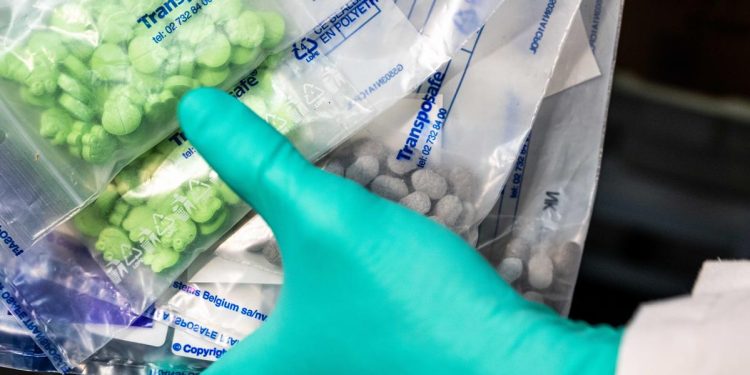 Alerta global por nitazenos: opioides ultrapotentes más asesinos que el fentanilo qué ya causaron muertes masivas. 500 veces mas potente