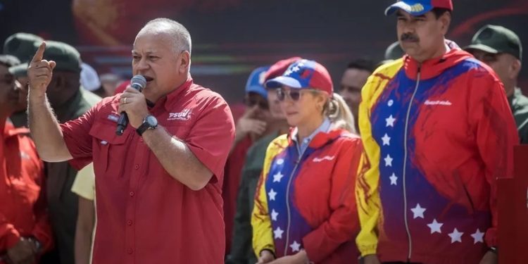 ¿Trump prepara una accion directa sobre Caracas, además del despliegue naval, recompensa por Maduro?