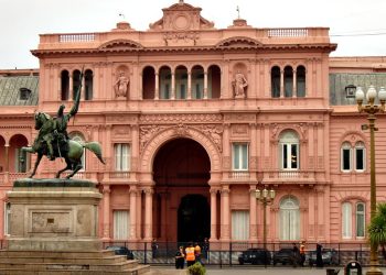 Mesa política libertaria se reúne en Casa Rosada para definir estrategia bonaerense antes del gran acto en La Plata