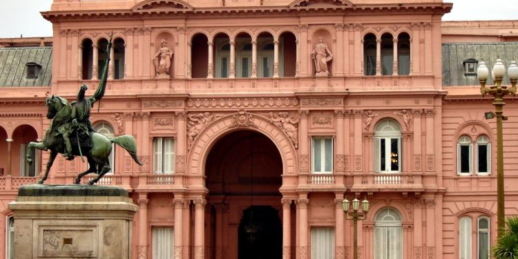Mesa política libertaria se reúne en Casa Rosada para definir estrategia bonaerense antes del gran acto en La Plata