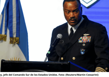 El jefe del Comando Sur advirtió en Buenos Aires, delante del minstro Petri, sobre el avance de organizaciones criminales transnacionales