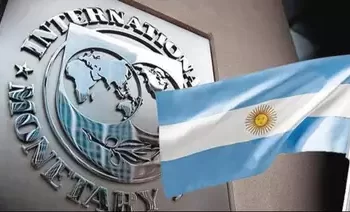 Desembolso del FMI impulsa reservas a US$43.000 millones y alivia presión sobre el dólar qué bajó