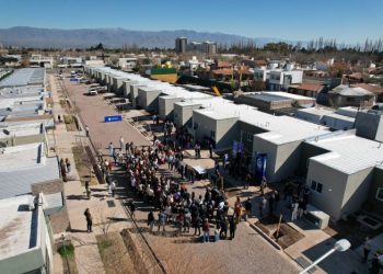 Alfredo Cornejo en Guaymallén: “Hoy solo el 10 o 12% de la población califica para un crédito hipotecario”