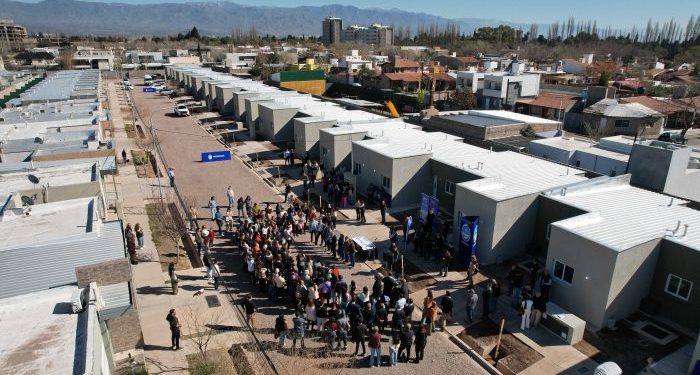 Alfredo Cornejo en Guaymallén: “Hoy solo el 10 o 12% de la población califica para un crédito hipotecario”