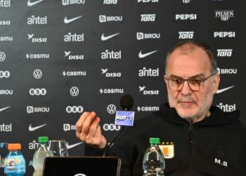 Bielsa: del “me equivoqué en el diagnóstico” al fuerte mensaje a los jugadores puertas adentro