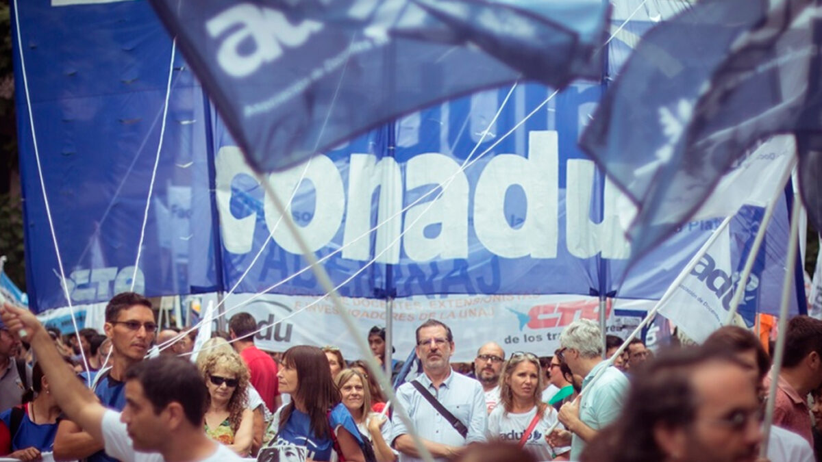 Docentes universitarios inician plan de lucha con protestas hasta septiembre - Catamarca Radio y Televisión