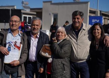 Cornejo entregó viviendas en Junín: “Los criticones de siempre nos hacen la cuenta de lo que falta”
