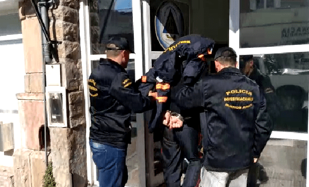 Detienen en Mar del Plata a un hombre acusado de explotar sexualmente a mujeres y marcarlas con tatuajes