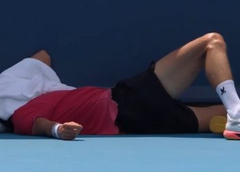 El francés Rinderknech se desmayó y se retiró