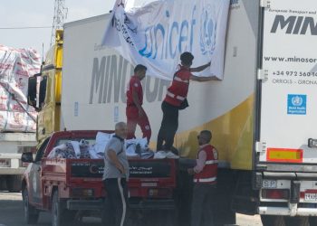 Israel rechaza acusaciones de “hambruna” en Gaza y desmiente versión sobre muerte de paciente evacuada