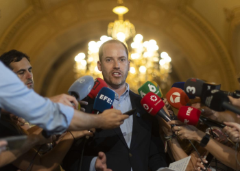 El PP catalán expresa su «respeto total» a la decisión del partido en Jumilla